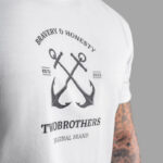 T-Shirt para Homem em Algodão Premium Regular Fit - Twobrothers Fillmore - Painel TB