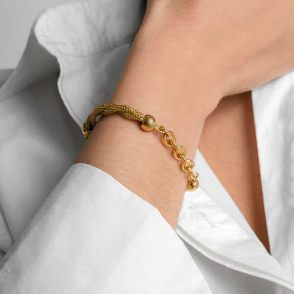 Pulseira Chiara Gold para mulher em aço inoxidável com acabamento dourado elegante da marca portuguesa Twobrothers